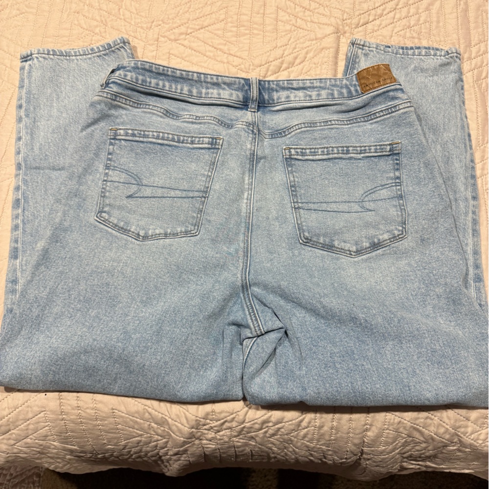 American Eagle Outfitters Mom Jeans Light Wash Denim
